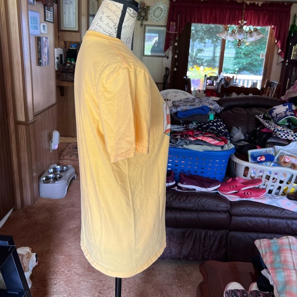 Women’s yellow Walt Disney World short sleeve tee shirt. - Picture 5 of 16